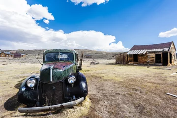 Foto auf Glas Old car wreck in Bodie ghost town in California © Fyle