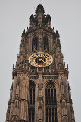 Torre reloj plaza Amberes