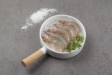 신선한 새우 새우구이