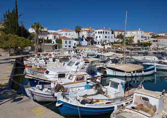 Fototapeta na wymiar Der alte Hafen von Spetses / Griechenland