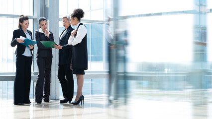 Fototapeta premium Multi ethnic group of business women