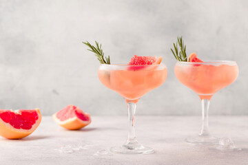 Cold lemonade/cocktail of fresh grapefruit juice.