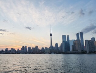 Fototapeta premium city skyline at sunset
