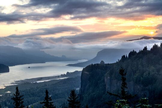 Columbia River Gorge Crown Point Vista from Women's Forum Oregon
