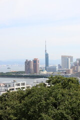 Fototapeta premium 愛宕神社から見た博多湾と福岡都市風景