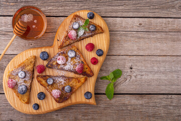 French toast with berries and honey
