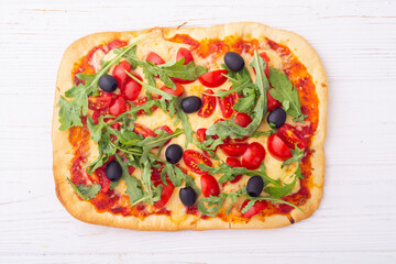 Traditional italian pizza with vegetables