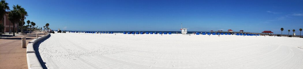 White sand and beach on the Gulf of Mexico in Florida.