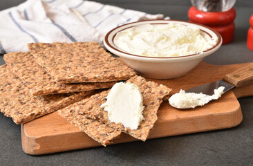 Cream cheese and crackers