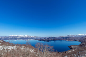【青森県十和田湖】早春の十和田湖：紫明亭展望台から望む十和田湖