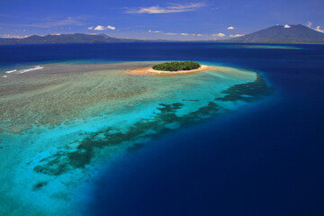 Fototapeta na wymiar tropical island in the Philippines