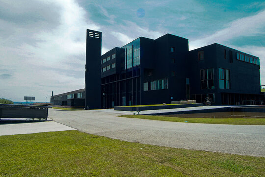 Bodega Laus en Barbastro, acogida a la D.O. Somontano, Huesca, Arag&oacute;n.