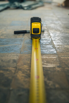 yellow measuring tape