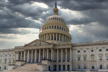 Dark clouds looking over the Capitol building in Washington D.C., USA - obrazy, fototapety, plakaty