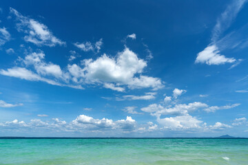 Fototapeta na wymiar Crystal sea and blue sky background. Tropical beach.