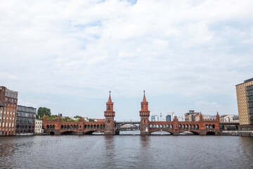 Oberbaumbrücke in Berlin - obrazy, fototapety, plakaty