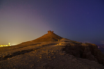 Obraz na płótnie Canvas Evening at Camel Mount lookout, edge of Makhtesh (crater) Ramon