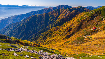 中央アルプス　空木岳方面の稜線　紅葉