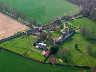 vue aérienne du château de Radepont dans l'Eure en France