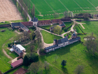 Naklejka premium vue aérienne du château de Radepont dans l'Eure en France