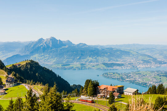 Rigi, Rigi Kulm, Pilatus, Rigi Staffel, Rigi Staffelh&ouml;he, Vierwaldst&auml;ttersee, Bergbahn, Wanderweg, Holzbank, Aussichtspunkt, Sommer, Zentralschweiz, Schweiz