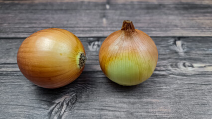 The Fresh natural onions in the close-up.
