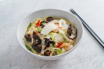 Korean style spicy white noodle soup with seafood 'hayan jjamppong'