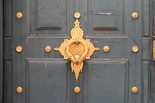 door of a mansion at the champs-&eacute;lys&eacute;es in paris (france)