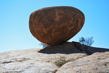 Felsbrocken im Erongogebirge auf der Farm Ameib in Namibia.  © anni94