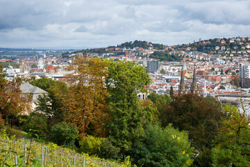 Ausblick von der Karlshöhe auf Landeshauptstadt Stuttgart