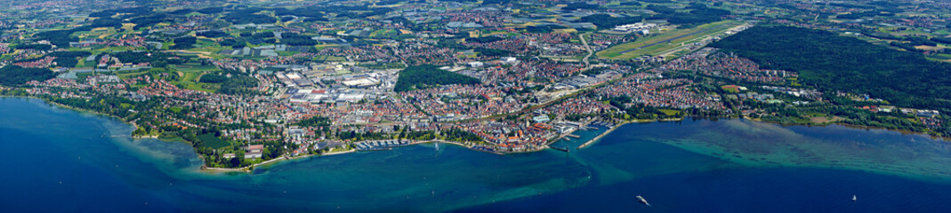 Fototapeta na wymiar Friedrichshafen am Bodensee - Panorama