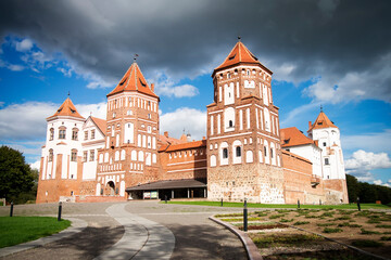 Fototapeta na wymiar Castle in the town of Mir. Belarus.