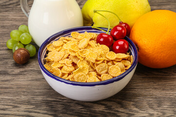 Breakfast with corn flakes and milk