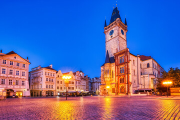 Plakat Prague Clock Tower on Old Town Square at Dusk
