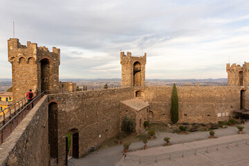 Fortificación en Montalcino, La Toscana (Italia).