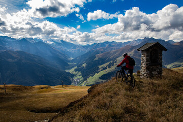 Fototapeta na wymiar mountain bike ride