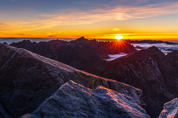 Obraz premium Sunset from Rysy in High Tatras