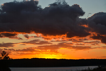 Fototapeta premium Beautiful colors of the Sunset, at Fenton National Recreational Area in Fenton, Kentucky 