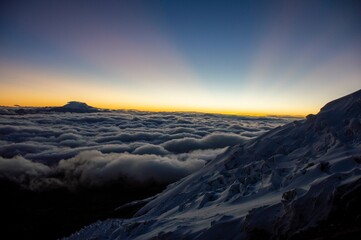 Fototapeta na wymiar Sea of clouds at dawn