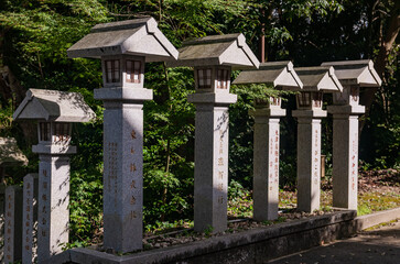 Fototapeta na wymiar 神社 灯籠
