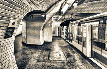 Interior of Subway Station in Paris. Metro train - obrazy, fototapety, plakaty