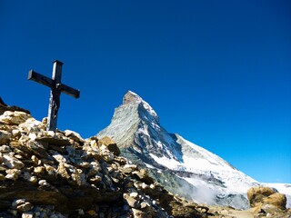 スイスの山　マッターホルン　8月