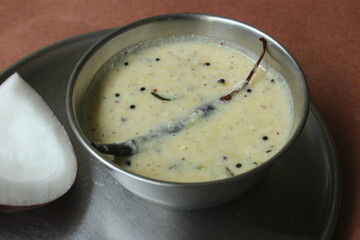 Closeup of nariyal chutney and coconut