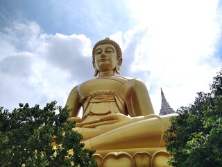 buddha statue