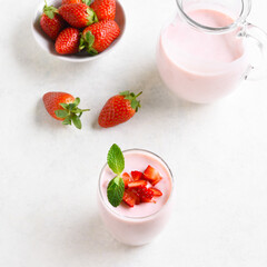 Strawberry yogurt with fresh berries