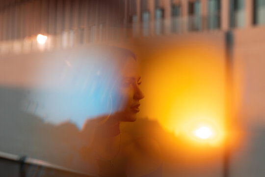 Frau Blond Elegant mit Kleid in der Stadt Berlin