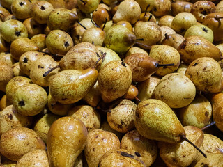 Pile of pears for sale