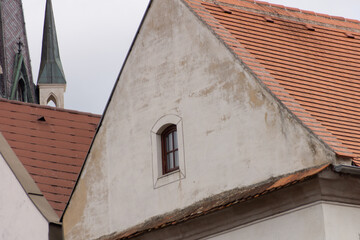 Alte Fassade mit Fenster