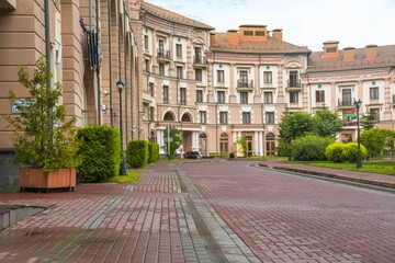 Naklejka premium New apartment house residential building outdoor concept. Street and backgrounds. - Image