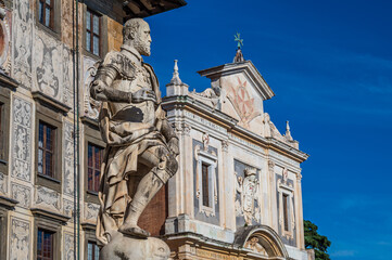 Statue of Cosimo I in Knights' Square, Pisa - obrazy, fototapety, plakaty
